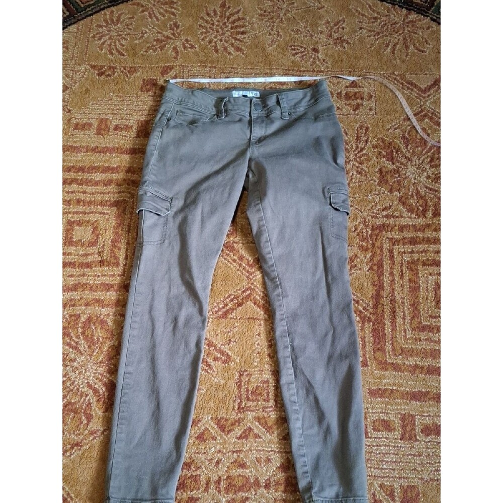 Women's Skinny Cargo Jeans in Olive Green